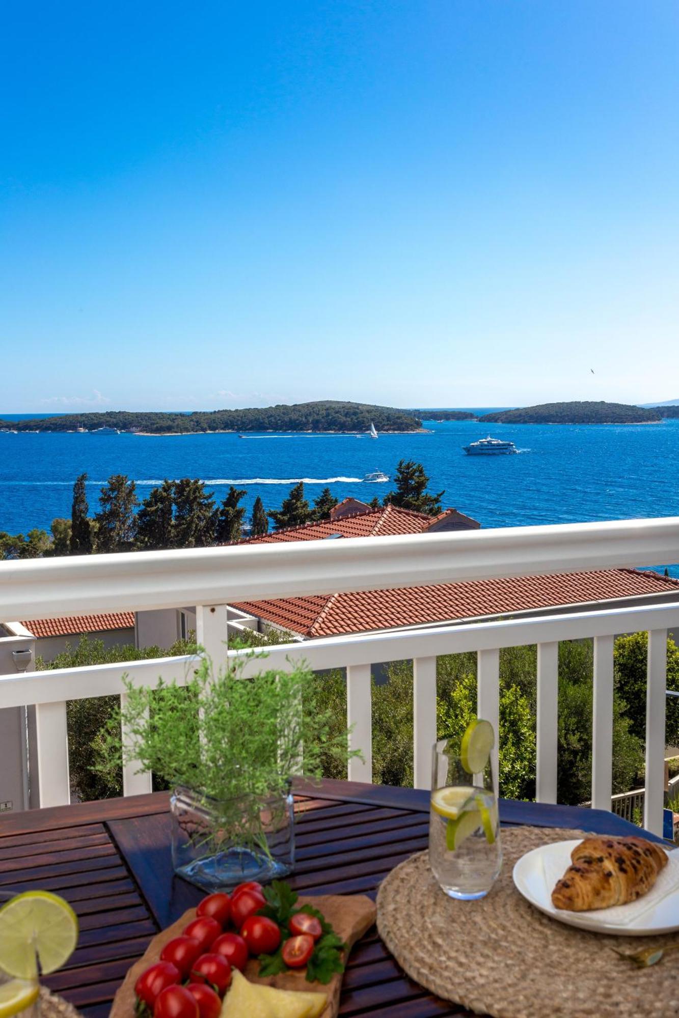 Tia Hvar Top View Apartment Hvar Town Eksteriør bilde